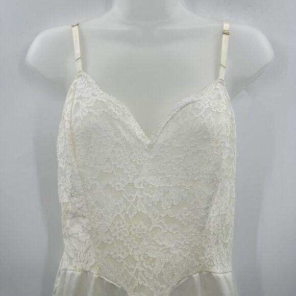 VTG Vanity Fair Lace Bodice Slip Dress Nightgown Size 34 S Ivory Nylon Coquette - Picture 2 of 11